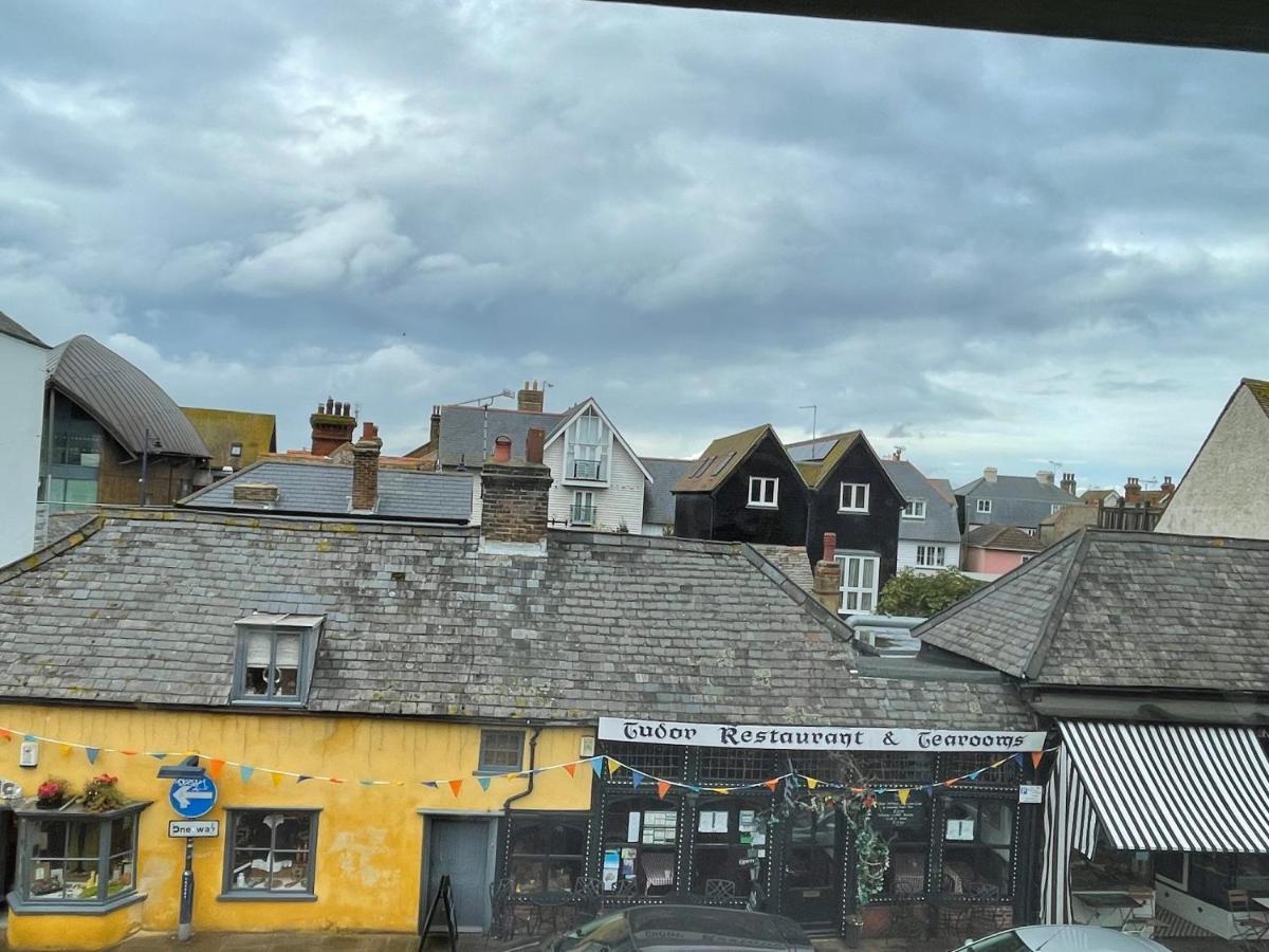 Fabulous Apartment Seconds From Beach By Whitstable-Holidays, Pudding Pan Eksteriør bilde